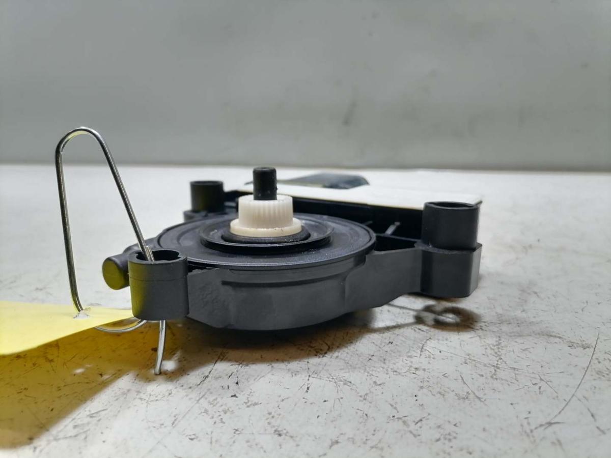 Seat Leon 5F original Fensterhebermotor hinten links Bj.2015